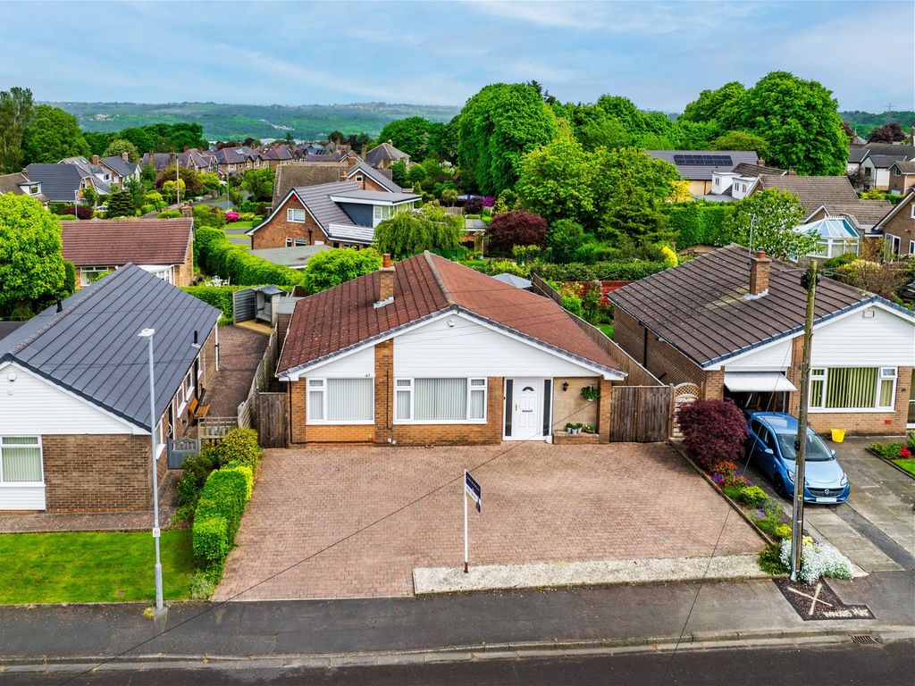3 bed bungalow for sale in Lyndhurst Avenue, Brighouse HD6, £350,000