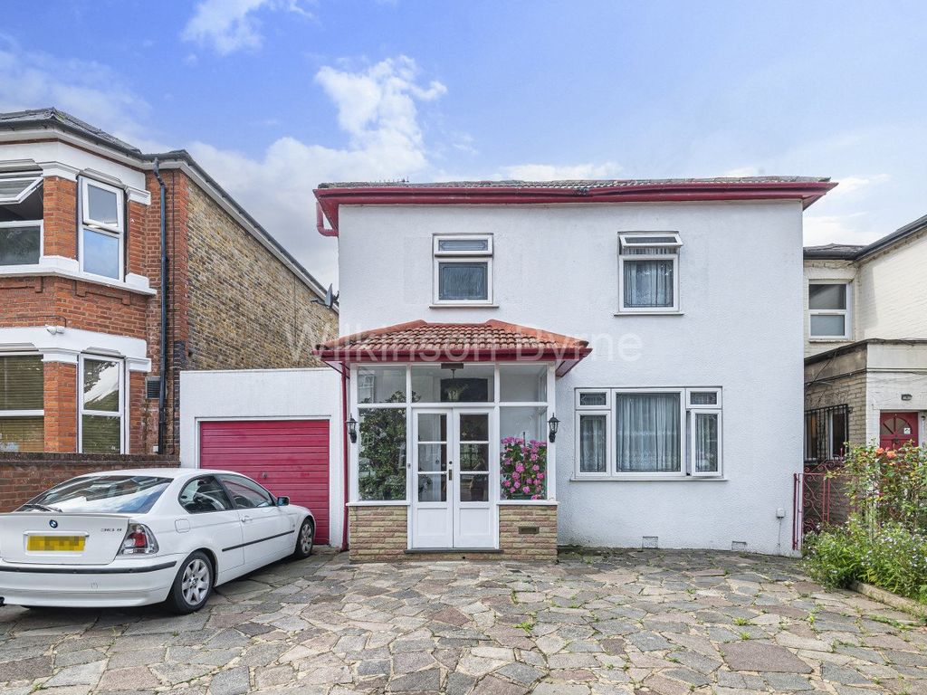 5 bed detached house for sale in Maidstone Road, London N11 Zoopla