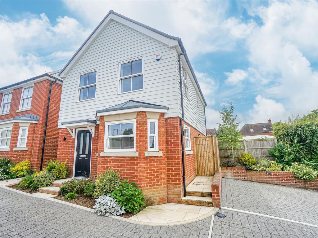 New home, 3 bed detached house for sale in Turner Close, St. Leonards