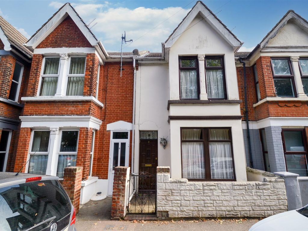 3 bed terraced house for sale in Rosebery Road, Gillingham ME7, £275,000 Zoopla
