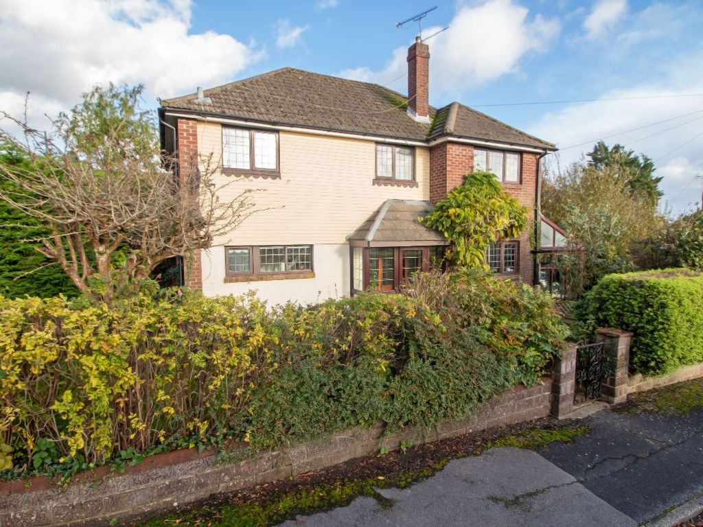 3 bed detached house for sale in Orchard Close, Horndean, Hampshire PO8