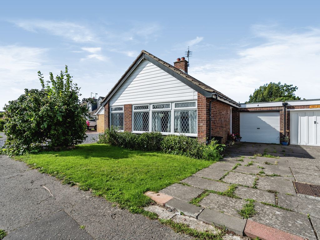 3 bed detached bungalow for sale in Harbour View Road, Pagham, Bognor