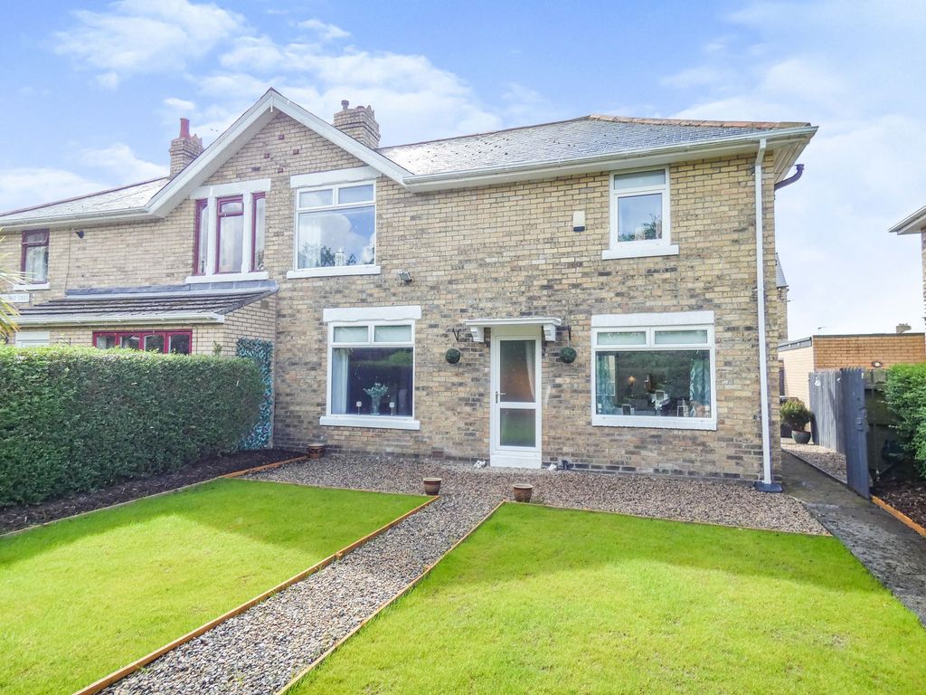 3 bed semidetached house for sale in Ashbourne Crescent, Ashington