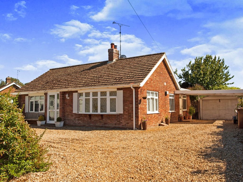 2 bed detached bungalow for sale in Bradfield Close, North Walsham NR28