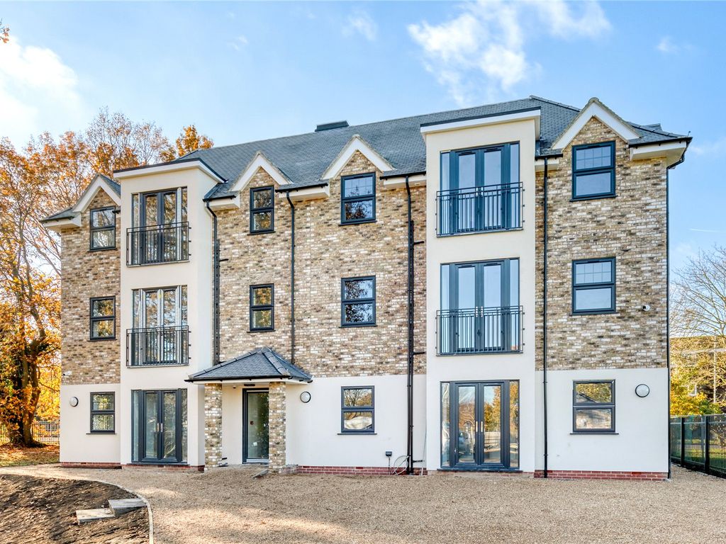 2 bed flat to rent in Park View, Bracknell, Berkshire RG12, £1,500 pcm