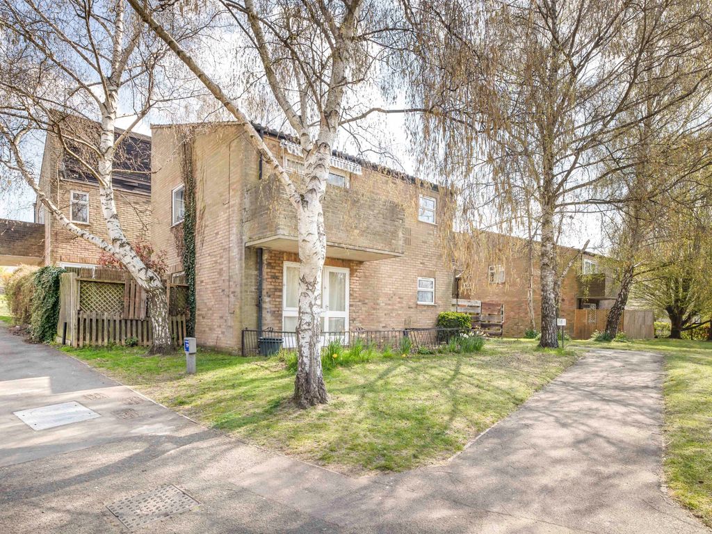 2 bed flat to rent in Lower Luton Road, Harpenden AL5, £1,250 pcm Zoopla