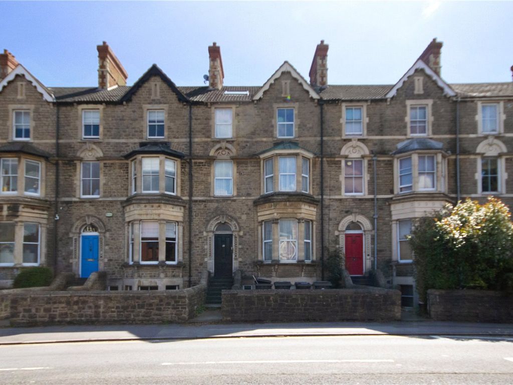 1 bed flat to rent in Bath Road, Old Town, Swindon, Wiltshire SN1, £850