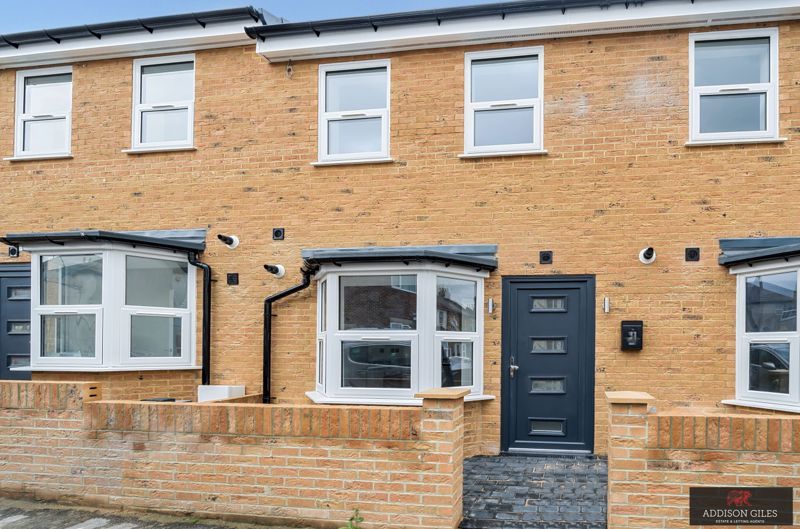 New home, 3 bed terraced house for sale in Hillside, Slough SL1, £