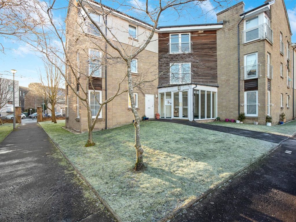 2 bed flat for sale in Woodburn Park, Hamilton ML3, £135,000 Zoopla