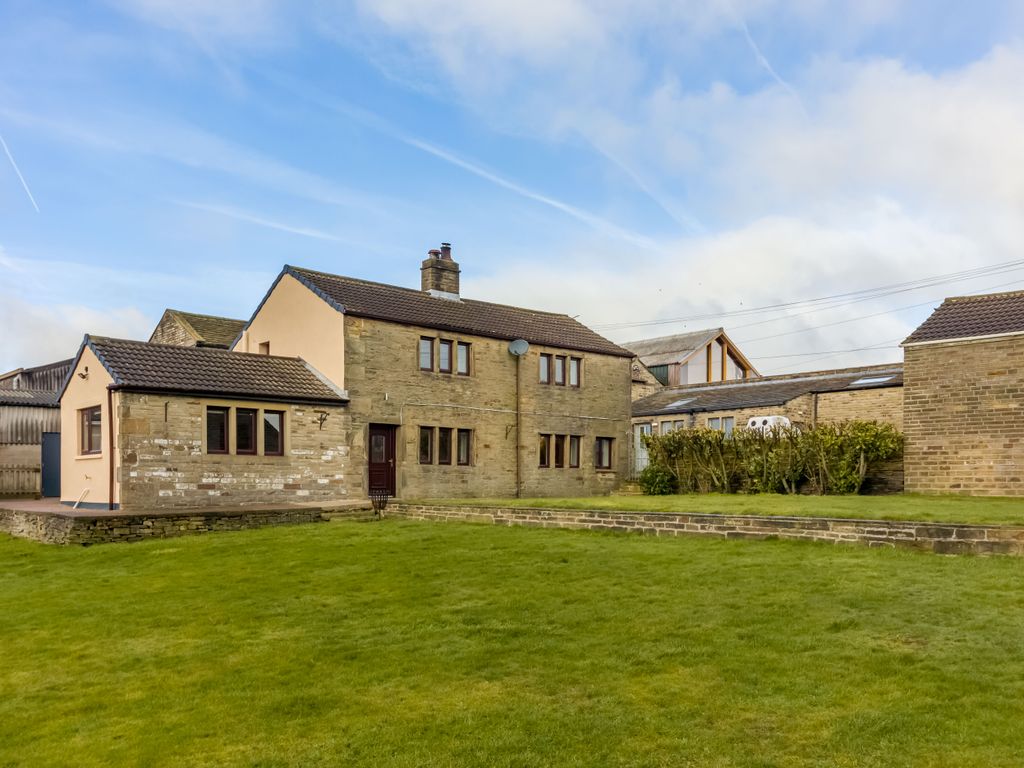 3 bed detached house to rent in High Flatts, Denby Dale, Huddersfield