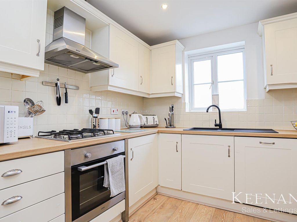 4 bed town house for sale in Fountain Close, Padiham, Burnley BB12, £