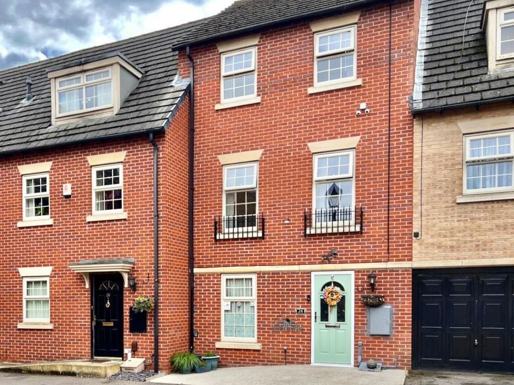 5 bed town house for sale in Great Stubbing, Wombwell, Barnsley S73