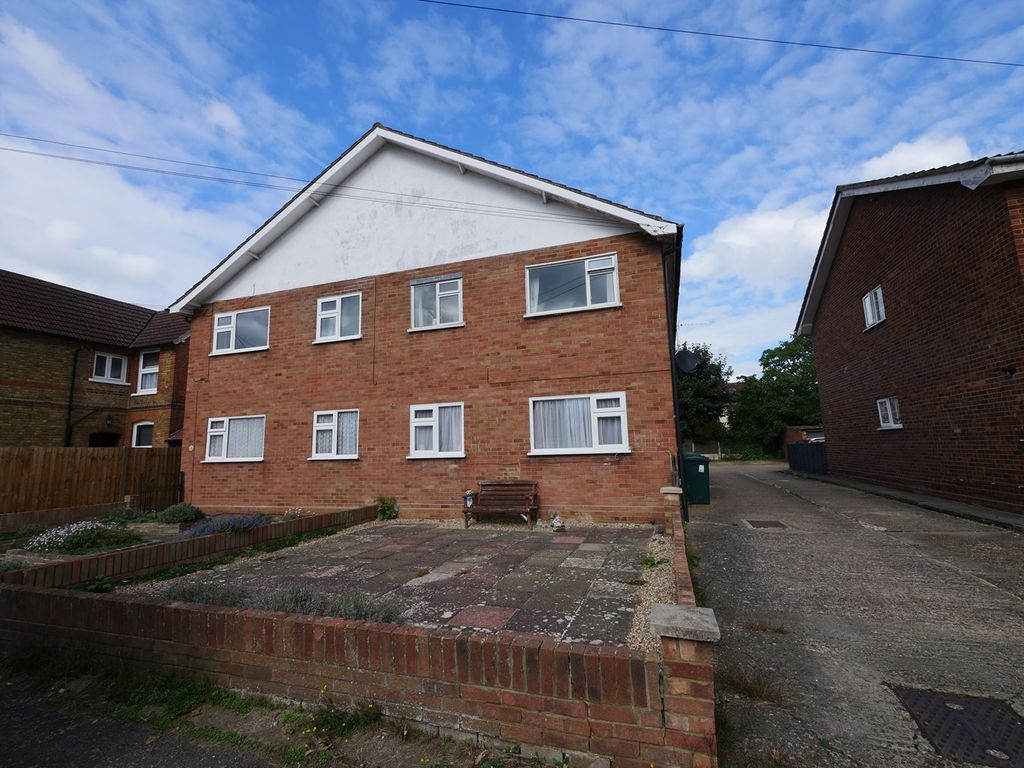 Wolsey Road, Ashford TW15  