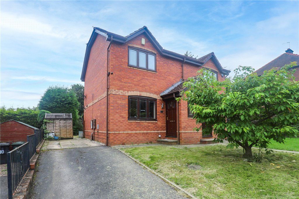 2 bed semidetached house for sale in Pembroke Drive, Morley, Leeds