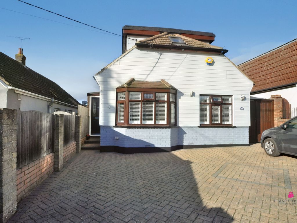 3 bed detached house for sale in Thundersley Church Road, Benfleet SS7