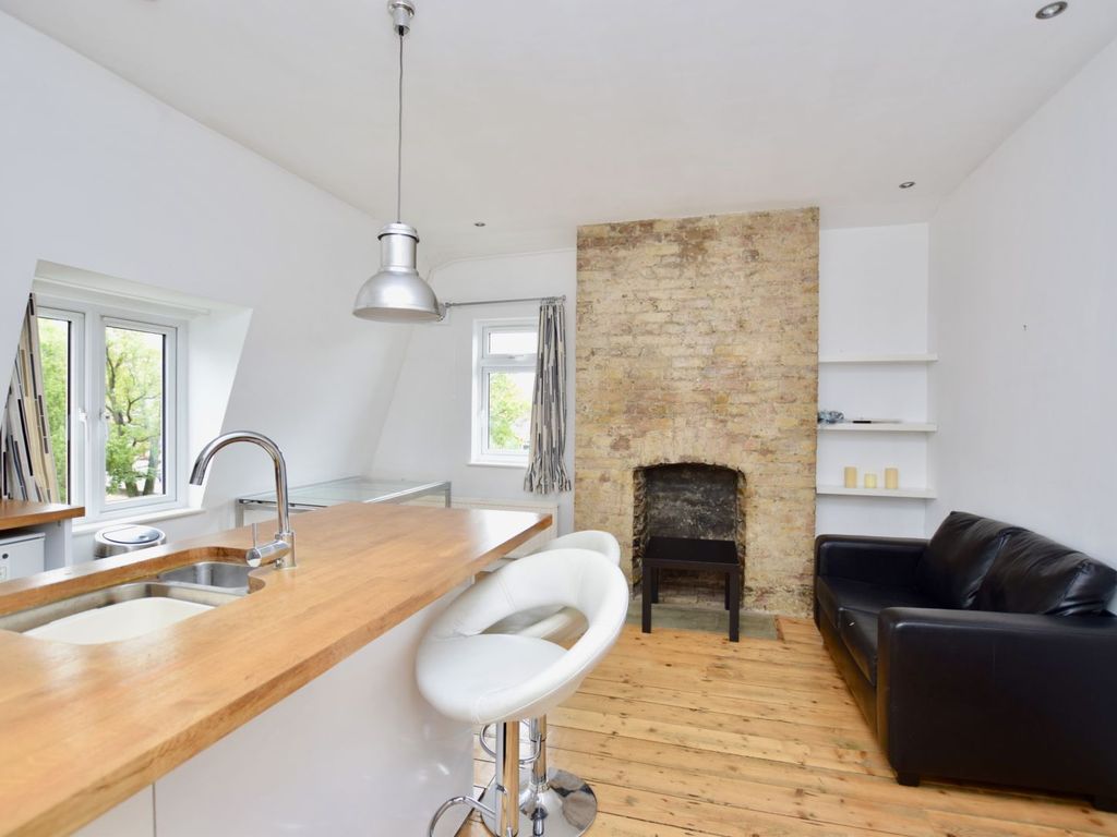 225 Kings Avenue, Balham SW12  