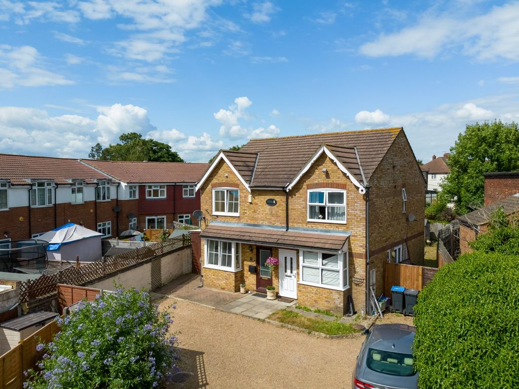 3 bed semidetached house for sale in Commonside East, Mitcham CR4 Zoopla