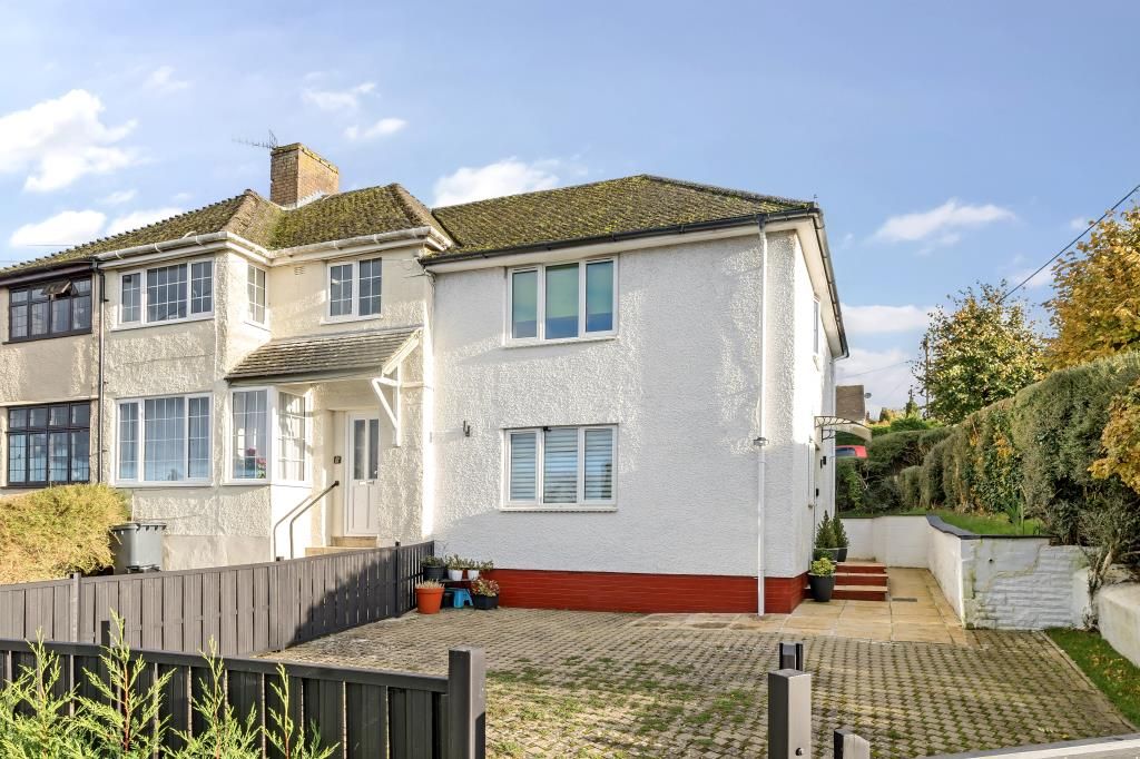 2 bed end terrace house for sale in Chipping Norton, Oxfordshire OX7, £