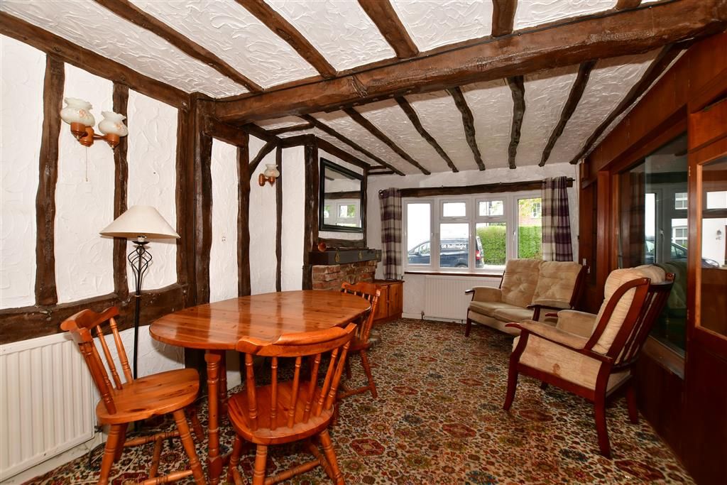 2 bed semidetached house for sale in Buckland Road, Lower Kingswood