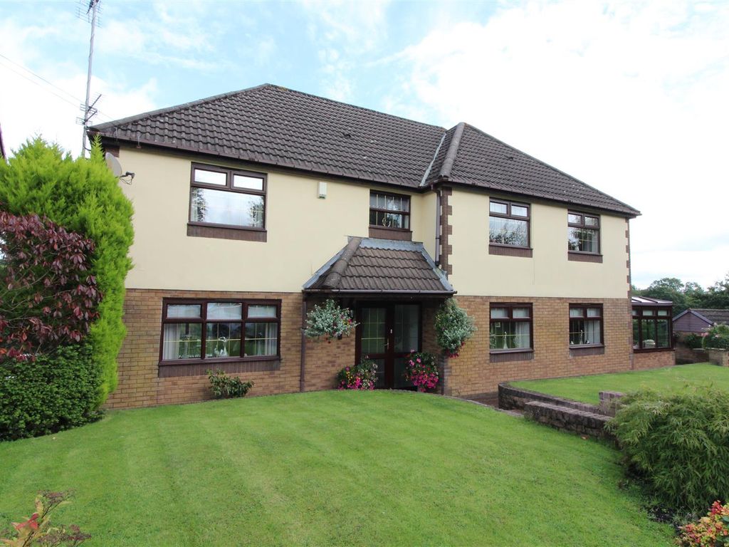6 bed detached house for sale in Cilgerran Way, Grove Park, Blackwood
