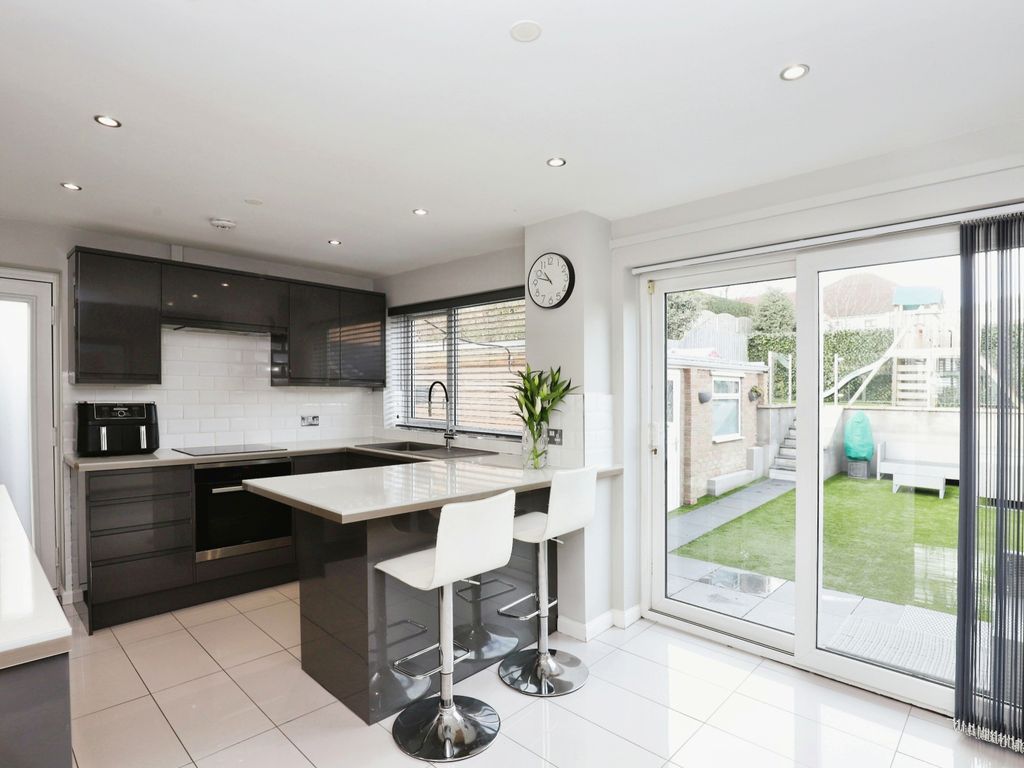 3 bed detached house for sale in Wadsworth Avenue, Sheffield, South