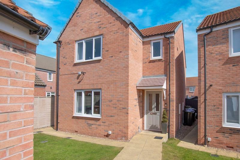 3 bed detached house for sale in Honeysuckle Road, Witham St. Hughs