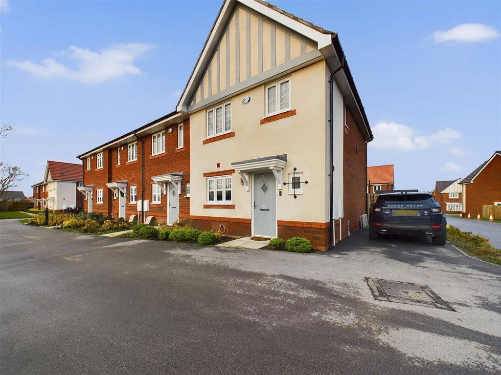 3 bed semidetached house for sale in Norton Road, Worsley, Manchester