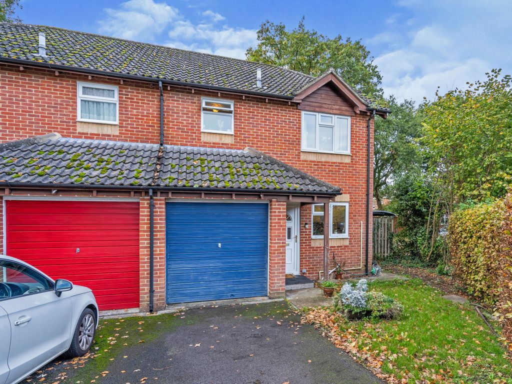3 bed semidetached house for sale in Wetherby Court, Southampton SO40