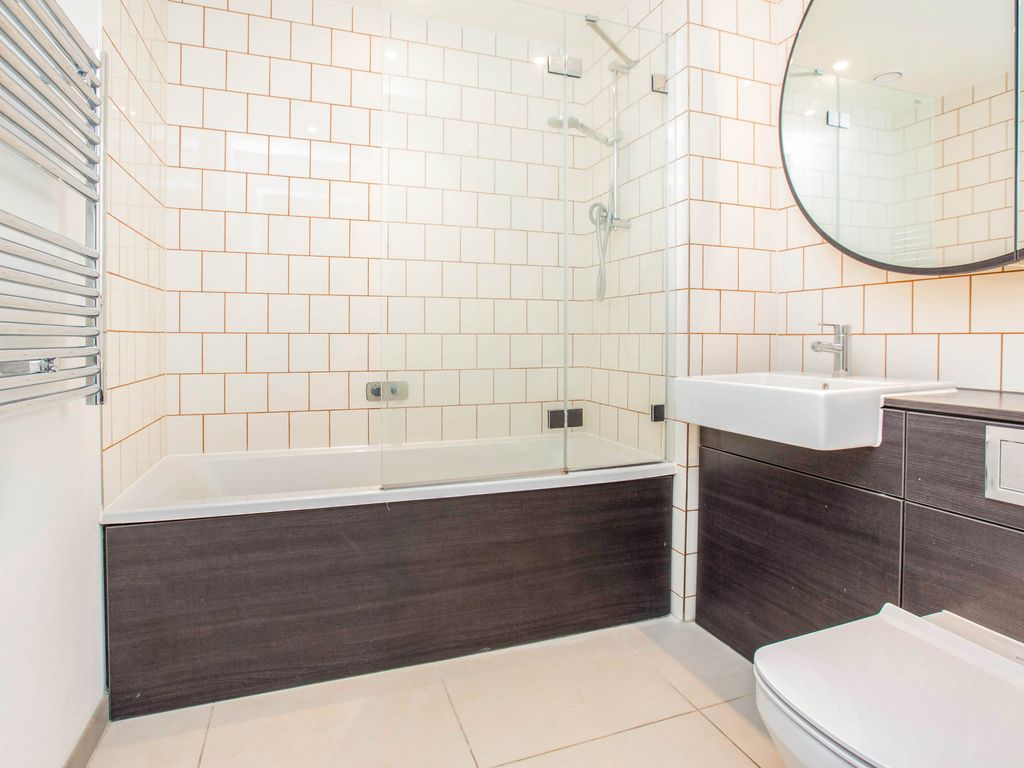 The Ellipse, London E16