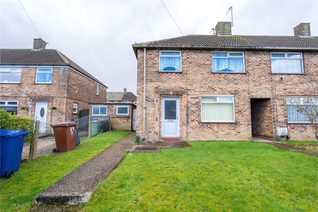 3 bed semidetached house to rent in Willoughby Grove, Grimsby DN34, £