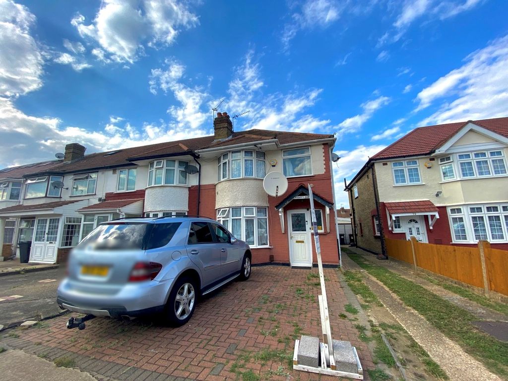 3 bed end terrace house for sale in Chaucer Avenue, Hounslow TW4 Zoopla