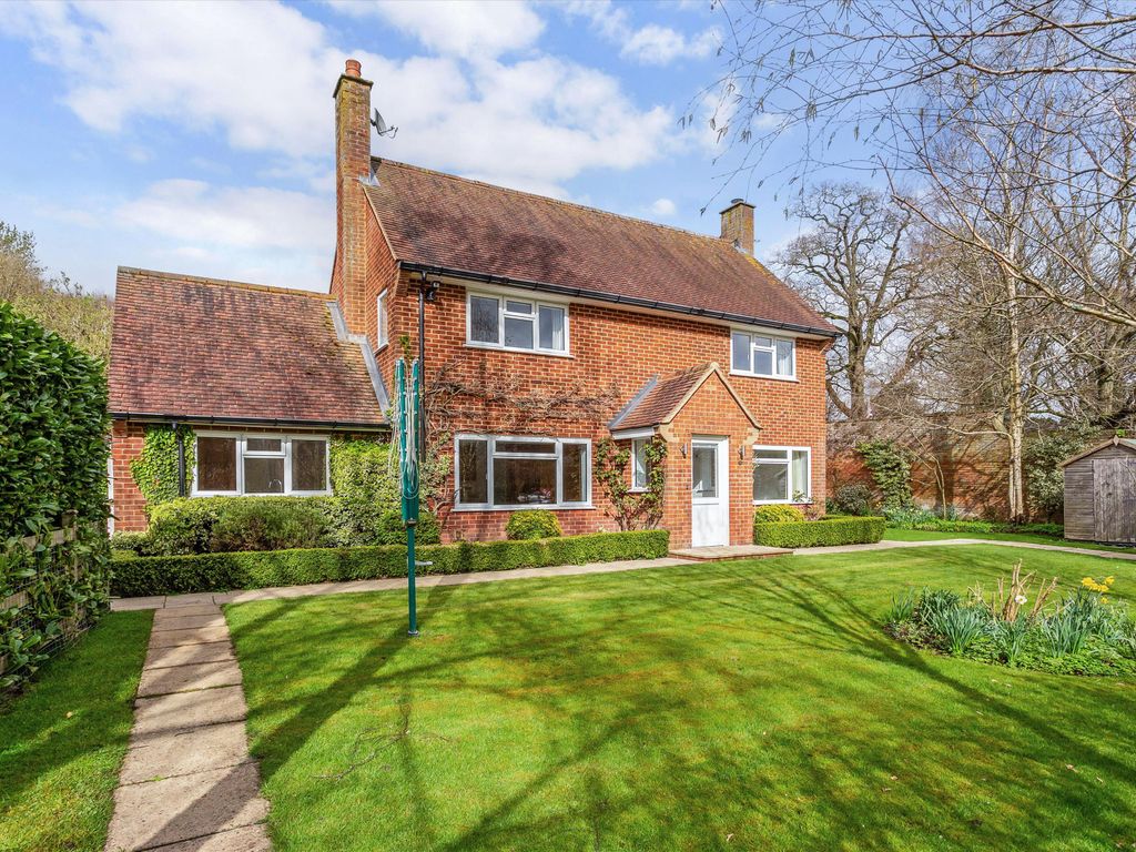 5 bed detached house for sale in Chilton Foliat, Hungerford, Wiltshire RG17, £825,000 Zoopla