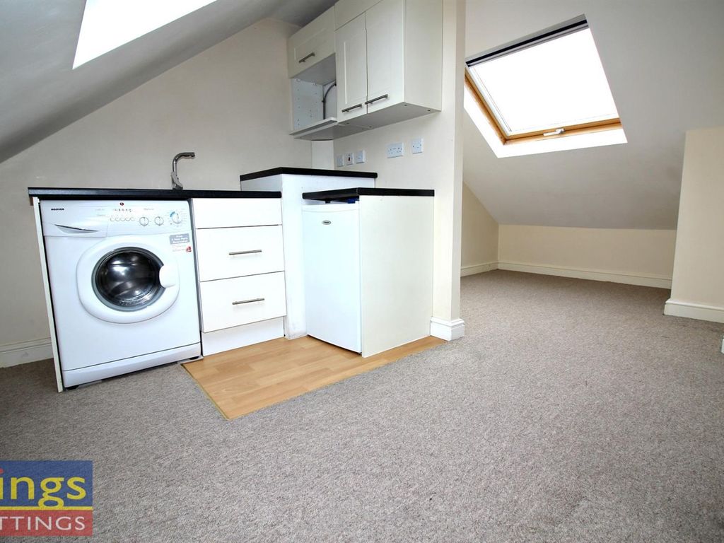 Studio to rent in Jacksons Drive, Cheshunt, Waltham Cross EN7 Zoopla