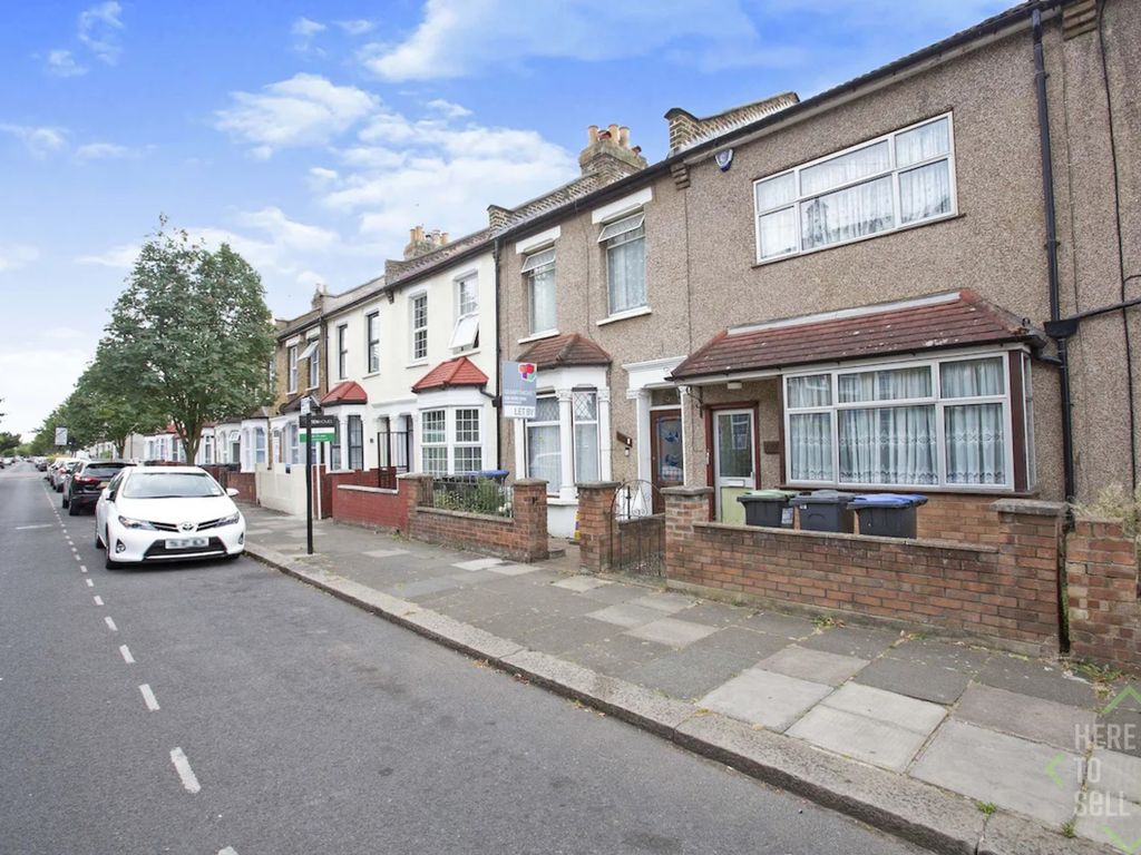 2 bed terraced house for sale in Raynham Avenue, London N18 Zoopla