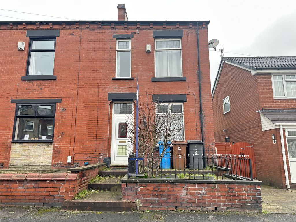 3 bed semidetached house to rent in Brooklands Avenue, Oldham