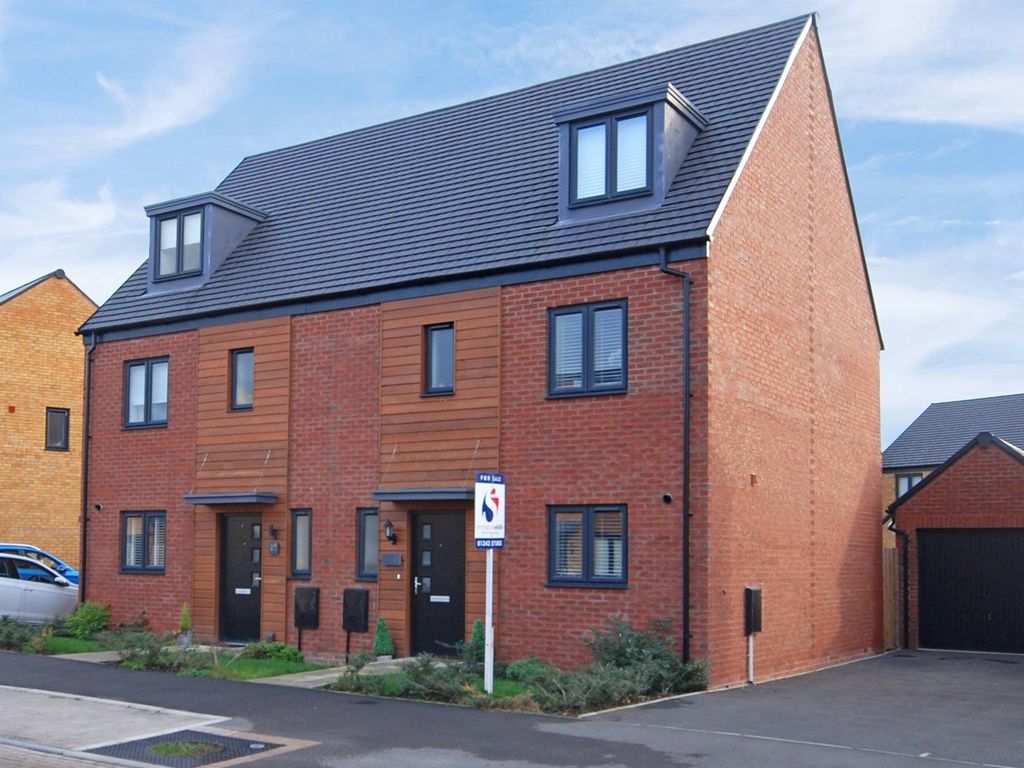 4 bed semidetached house for sale in Ruby Avenue, Cleeve