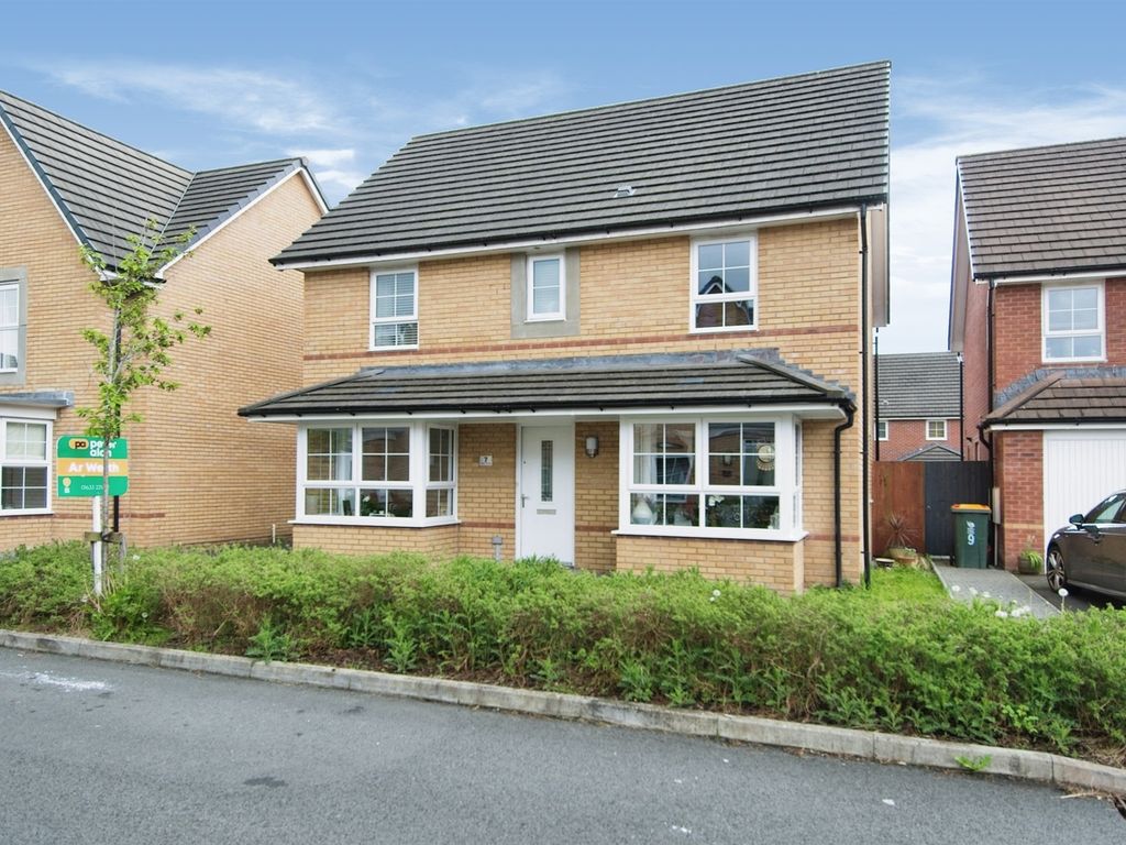 4 bed detached house for sale in River Reach, Rogerstone, Newport NP10