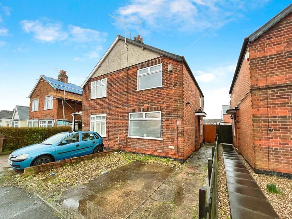 3 bed semidetached house for sale in Braunstone Close, Leicester