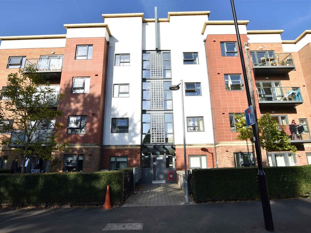 2 bed flat for sale in Sopwith House, Elmwood Avenue, Feltham