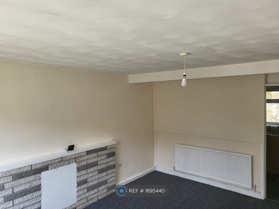 2 bed terraced house to rent in Neath Road, Briton Ferry, Neath SA11