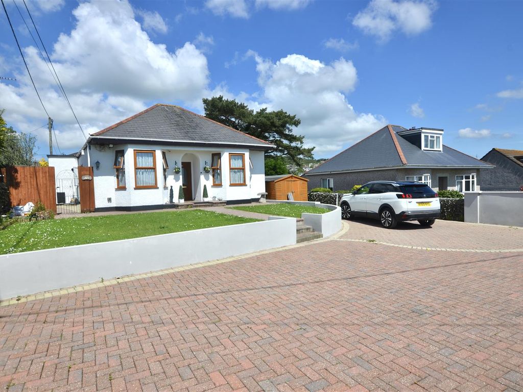 4 bed detached bungalow for sale in Eddystone Road, St. Austell PL25, £