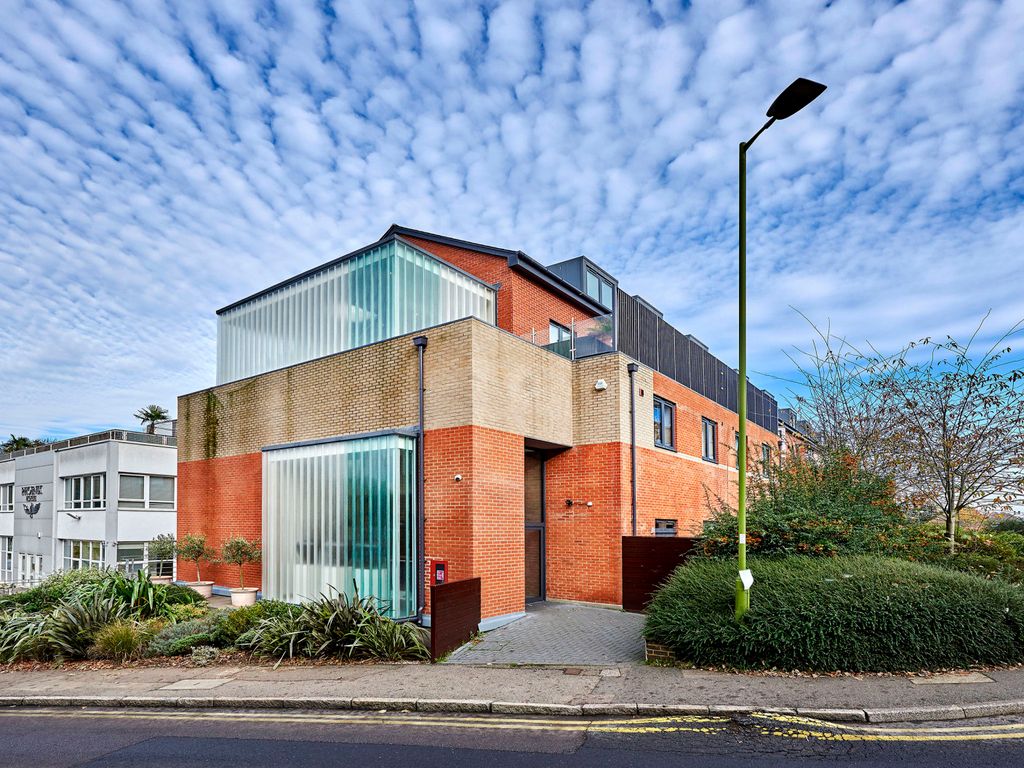 2 bed flat to rent in Camp Road, St. Albans, Hertfordshire AL1 Zoopla