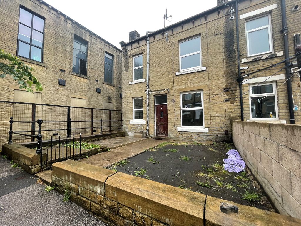 2 bed end terrace house for sale in Belfast Street, Halifax HX1 Zoopla