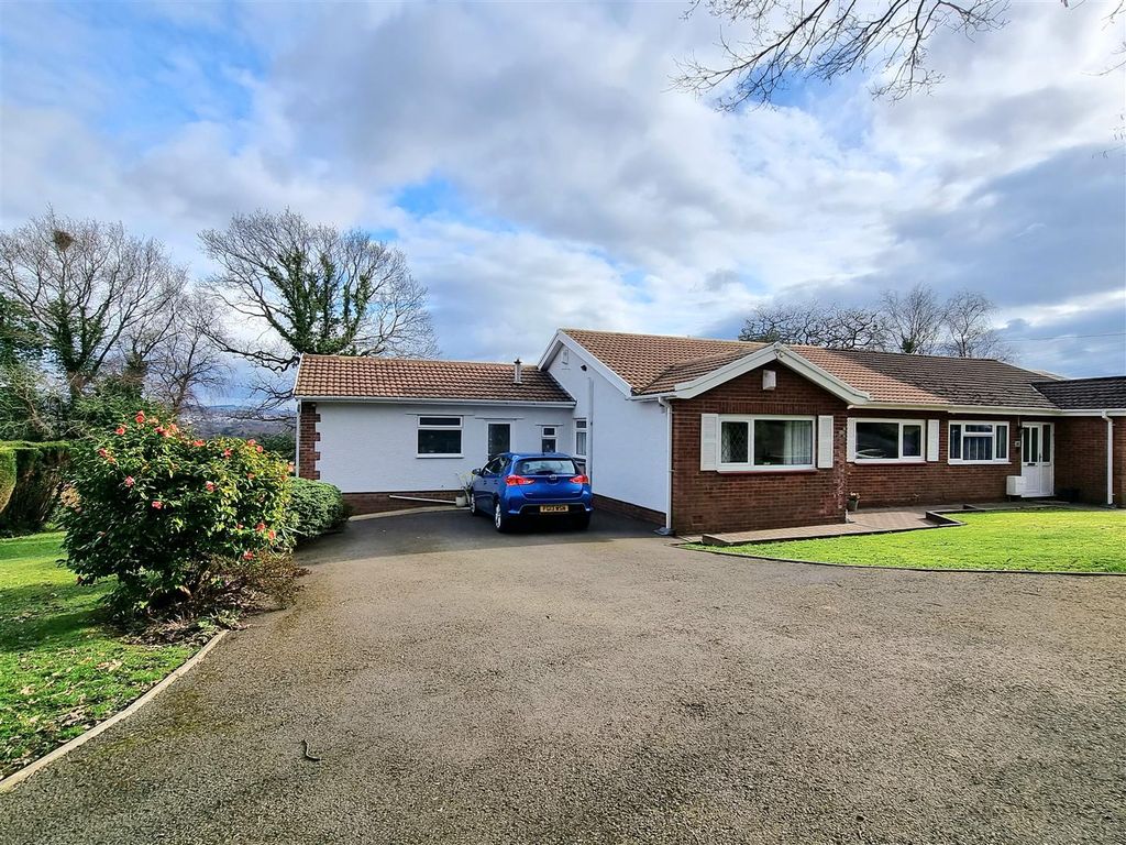 3 bed semidetached bungalow for sale in Harebell Close,