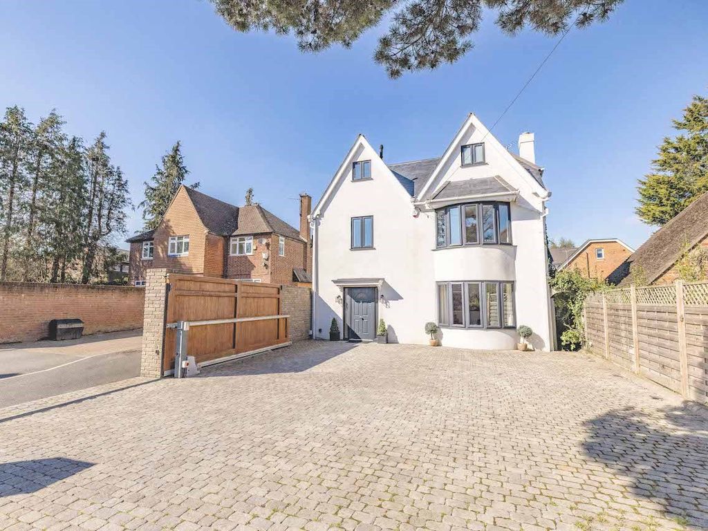 4 bed detached house for sale in Slough Road, Iver SL0 Zoopla