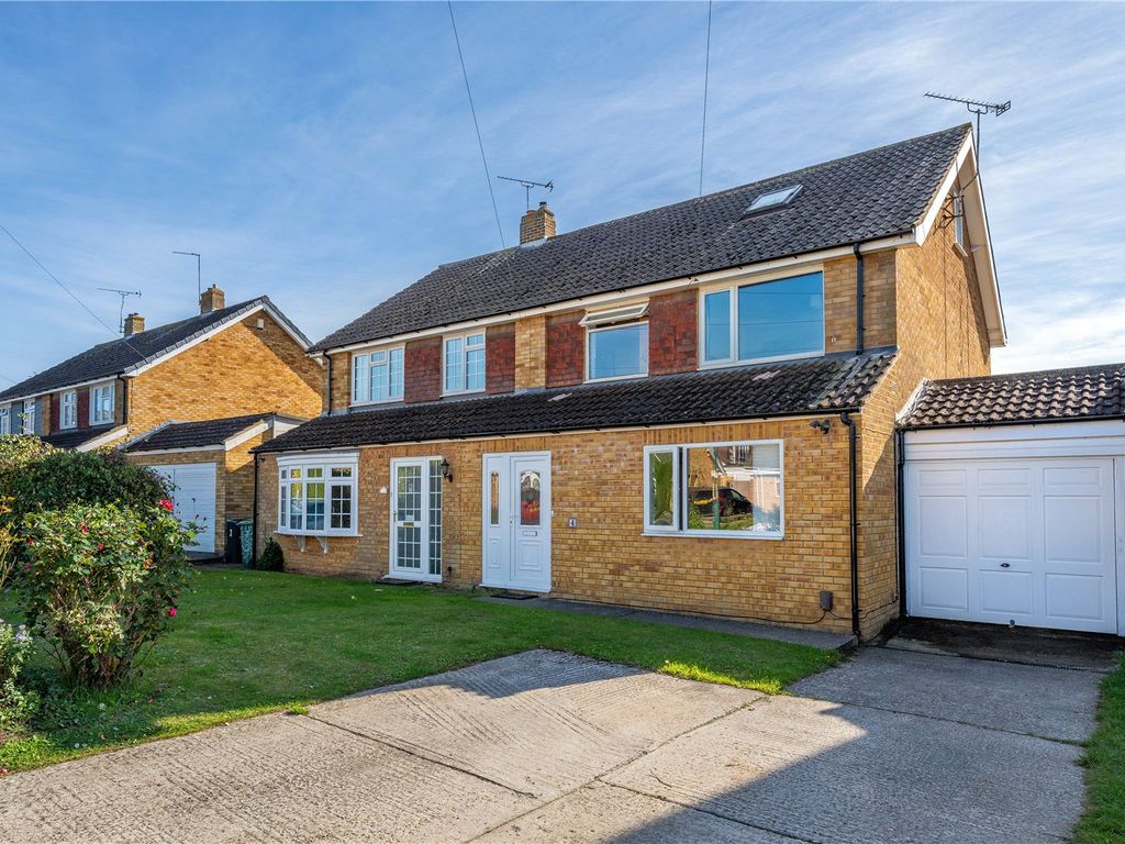 4 bed semidetached house for sale in Roberts Orchard Road, Barming