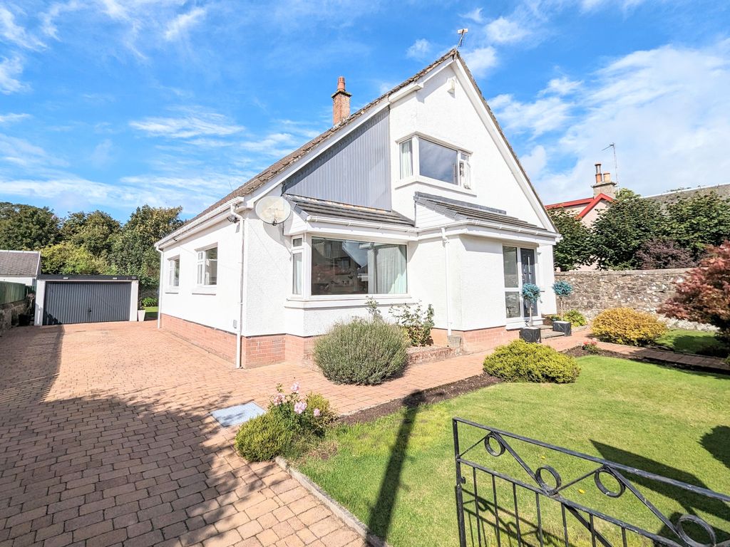 5 bed detached house for sale in Newlands Street, Lanark ML11, £385,000