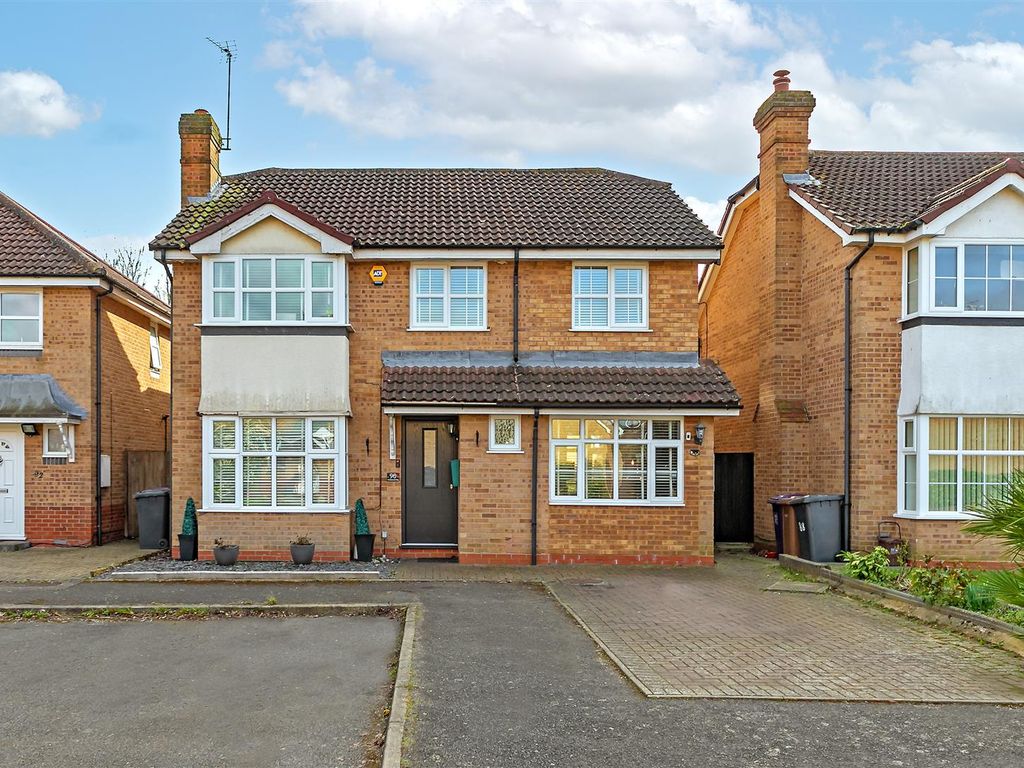 4 bed detached house for sale in Kristiansand Way, Letchworth Garden