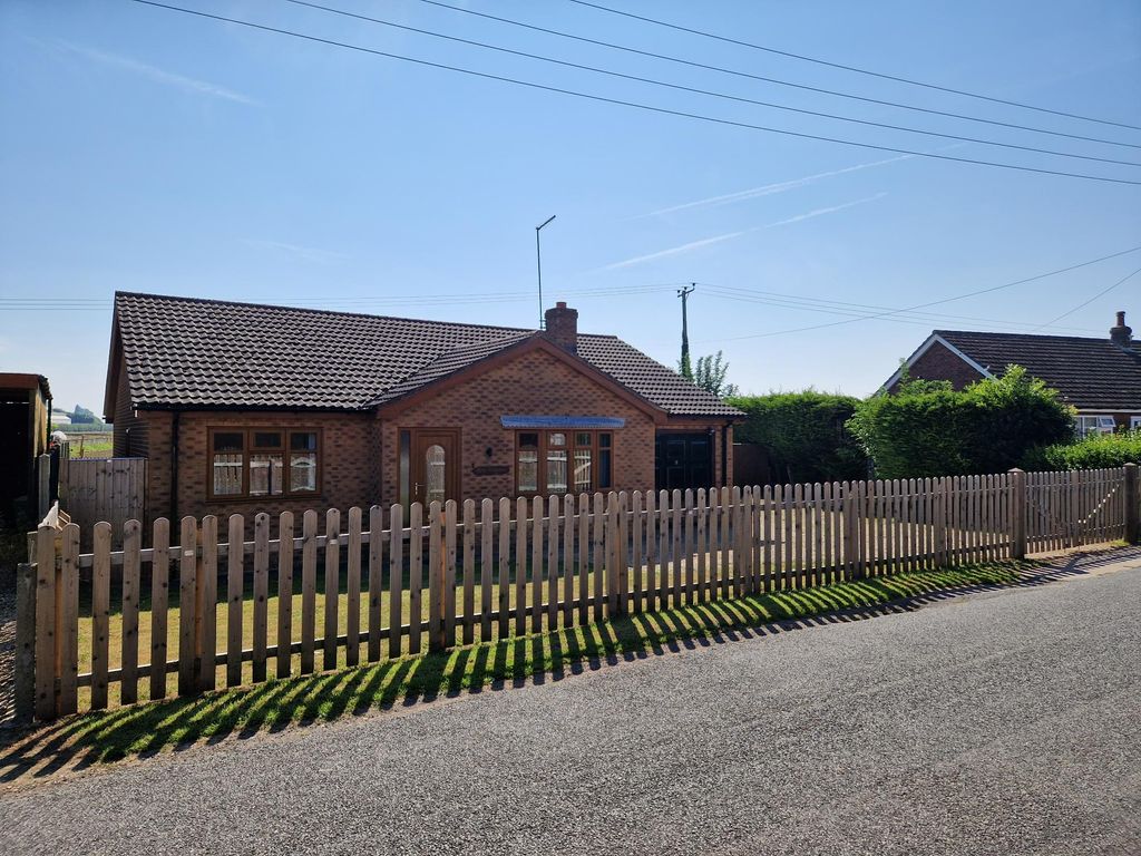 3 bed bungalow for sale in Roman Bank, Saracens Head, Holbeach