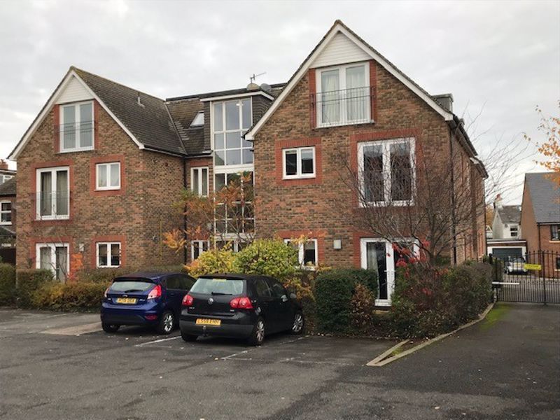 2 bed flat to rent in Wincliff Road, Tonbridge TN9, £1,550 pcm Zoopla